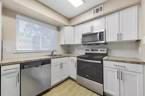 180 Exton Rd #11-15, Somers Point, NJ 08244