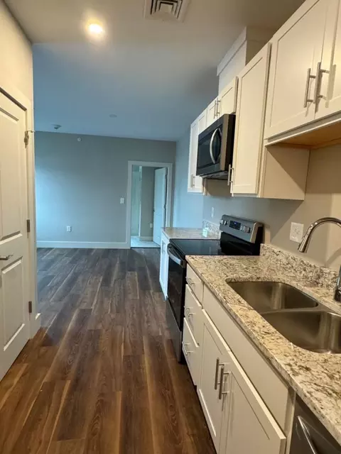 3 School St UNIT 201, Berwick, ME 03901