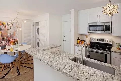 1515 2nd St #M201, Coronado, CA 92118