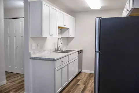 815 39th St N #104F, Grand Forks, ND 58203