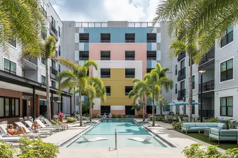 608 N Willow Ave #423, Tampa, FL 33606
