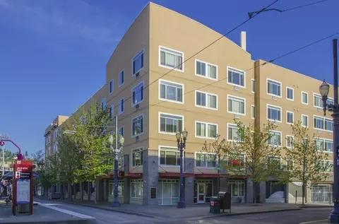 737 SW 17th Ave #304, Portland, OR 97205