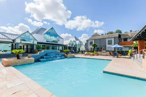 8162 Richmond Ave #10-1018, Houston, TX 77063