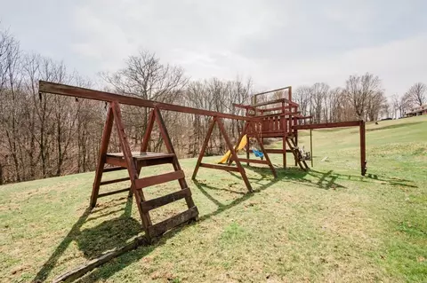 4002-4032 E Shaffer Dr UNIT 4020, Aliquippa, PA 15001
