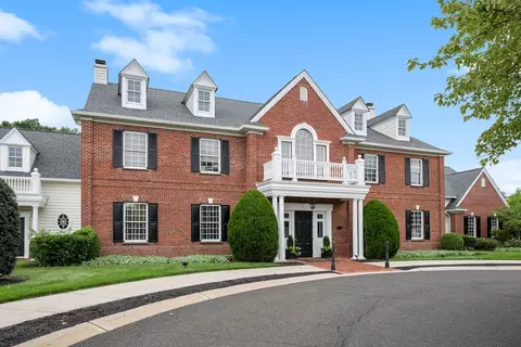 100 Jacobs Hall Ln #1218, Lansdale, PA 19446