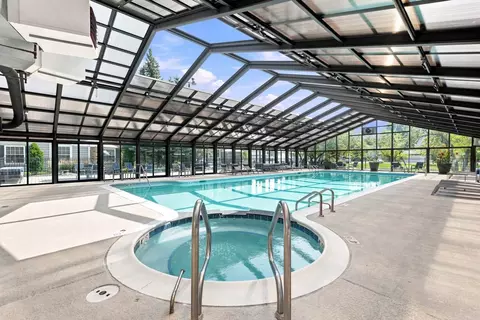 1652 Brookdale Rd #1620-21, Naperville, IL 60563