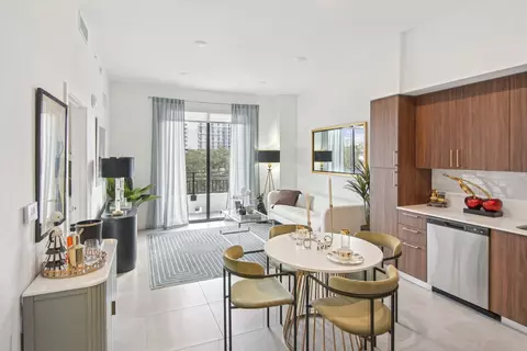 2001 Hollywood Blvd #209, Hollywood, FL 33020