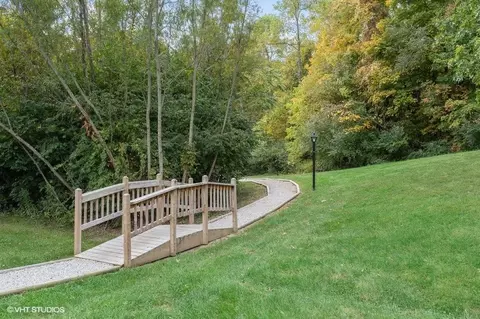 2201 S Oakdale Dr #2222, Bloomington, IN 47403