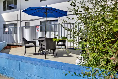 530 W First St #006, Tustin, CA 92780