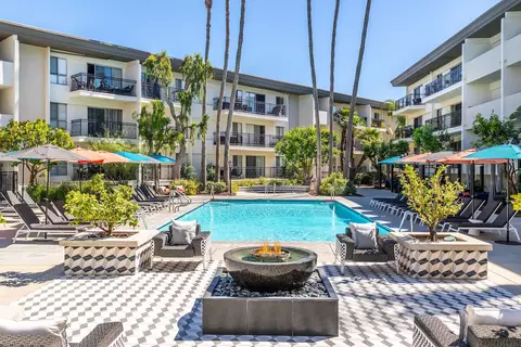 4470 Woodman Ave #104, Los Angeles, CA 91423