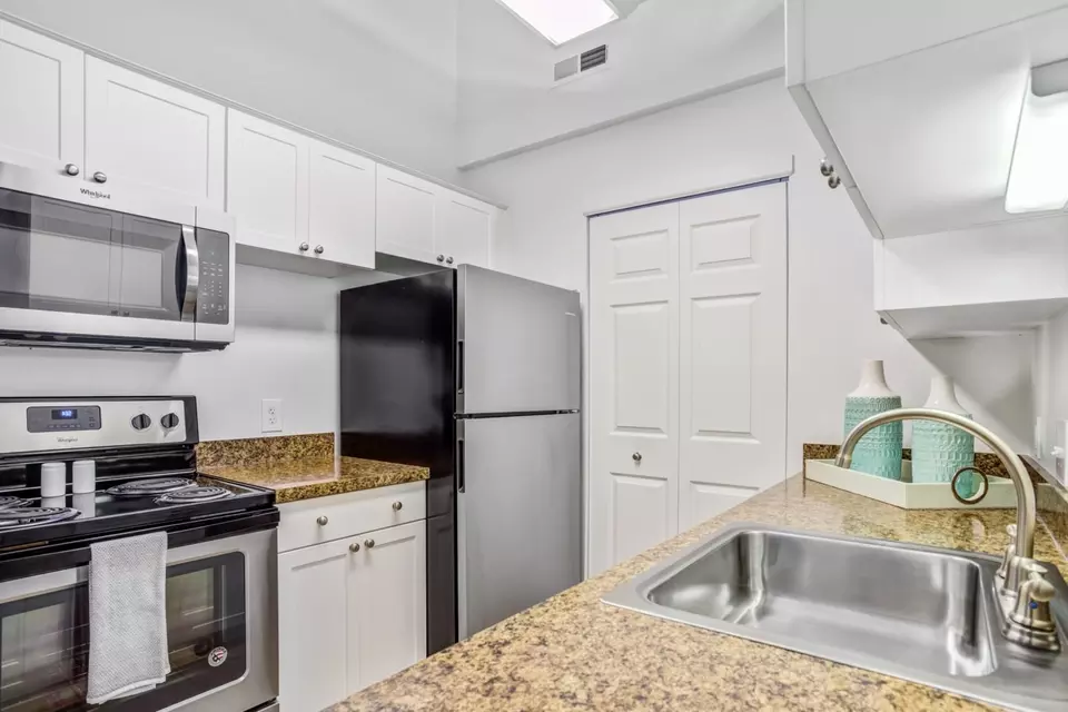  34350 Ryan Rd #321, Sterling Heights, MI 48310 photo 7