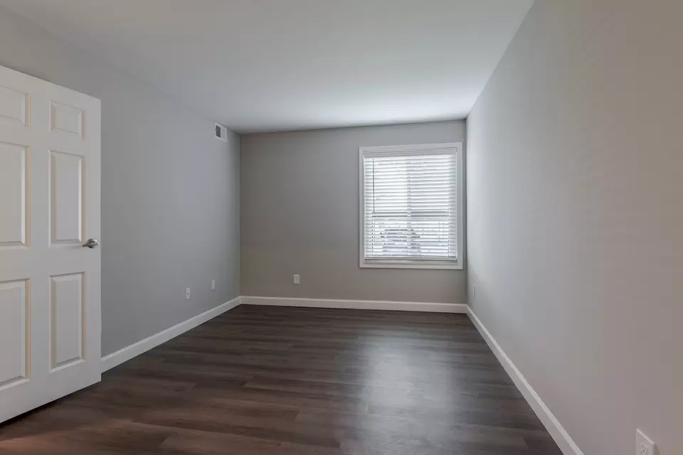  34350 Ryan Rd #321, Sterling Heights, MI 48310 photo 3