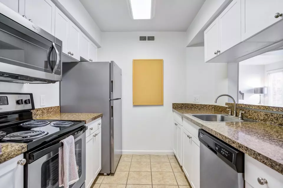  34350 Ryan Rd #321, Sterling Heights, MI 48310 photo 8