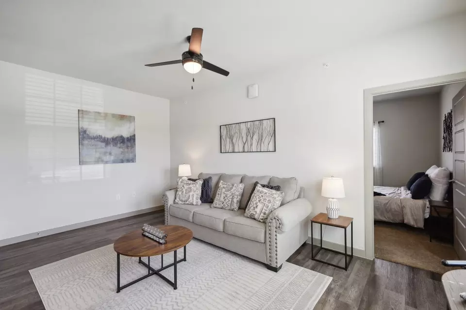  5050 Azle Ave #610, Fort Worth, TX 76106 photo 3
