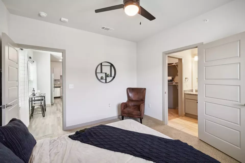  5050 Azle Ave #610, Fort Worth, TX 76106 photo 9