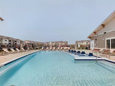 5790 Sunrise Way #321, Whitestown, IN 46075
