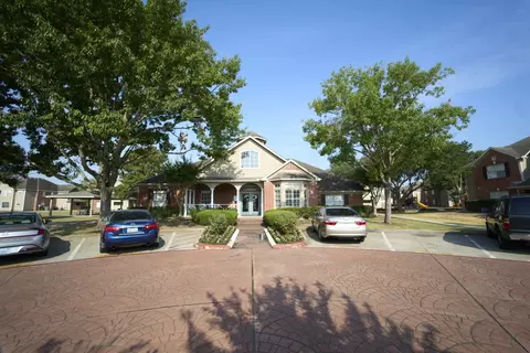 1100 S Cherry St #30-3004, Tomball, TX 77375