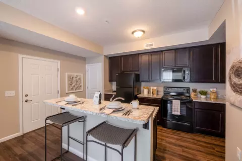 7405 Long Rd #205, Canal Winchester, OH 43110
