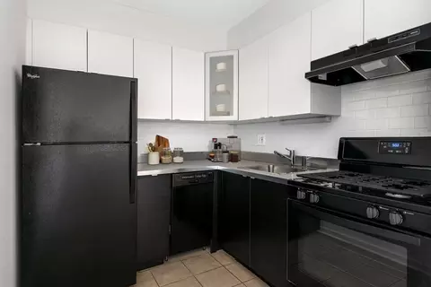 450 W Melrose #437, Chicago, IL 60657