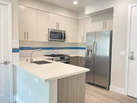 5550 Bonner Ave #512, Los Angeles, CA 91601