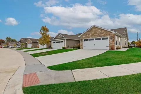 1241 Coffeeberry Ln #1262Q, Aurora, IL 60506