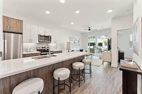 2058 E Apache Blvd #2027, Tempe, AZ 85281