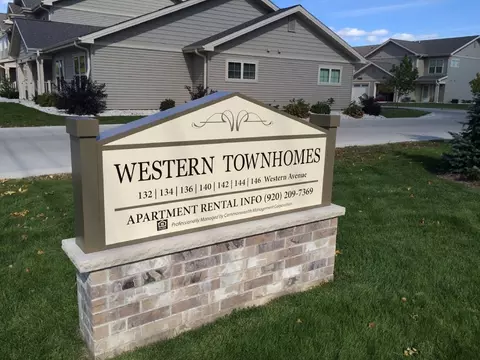 140 N Western Ave #142B, Neenah, WI 54956