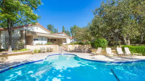 5813 Hickory Dr #5803D, Oak Park, CA 91377