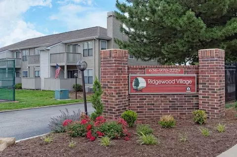 100 Ridgegate Ln #1202, St. Peters, MO 63376