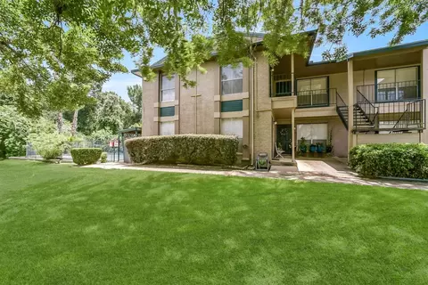 16700 Golf Club Dr #C-202, Crosby, TX 77532