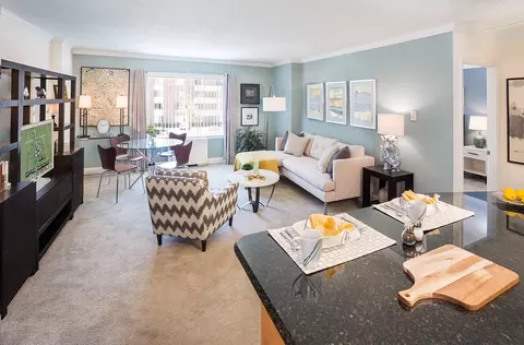 1296 Worcester Rd #E1-305, Framingham, MA 01702