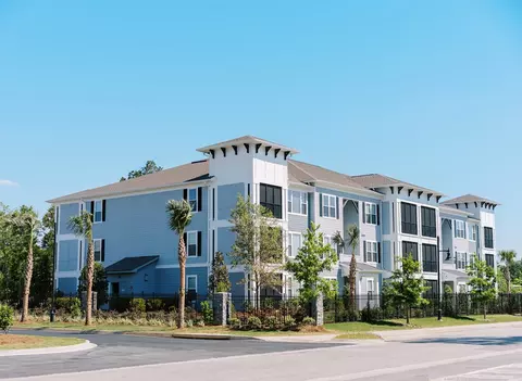 100 Central Ave #1205, Garden City, GA 31405