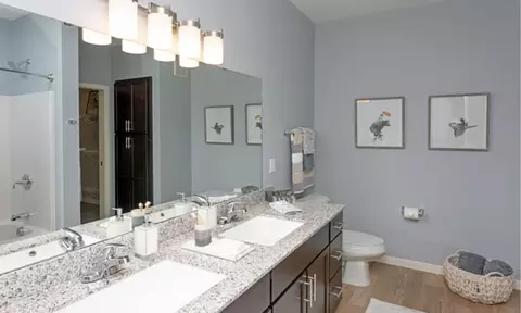 3000 Country View Dr #330, Maplewood, MN 55109