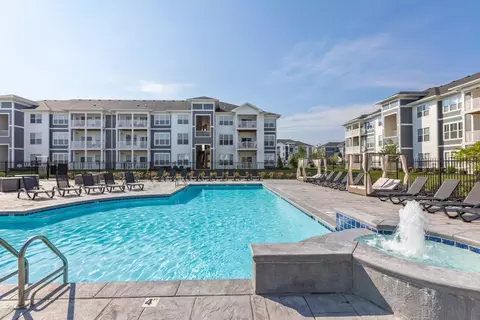 15001 Creekstone Way #1322, Noblesville, IN 46060