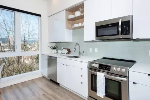310 S East 12th Ave #222, Portland, OR 97214