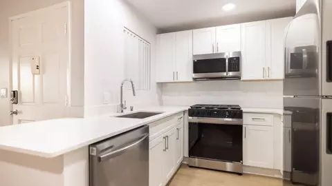 5325 Oak Park Ln #301, Oak Park, CA 91377