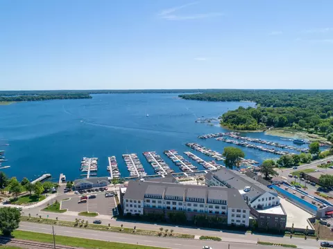 4495 Lake Ave S #419, White Bear Lake, MN 55110