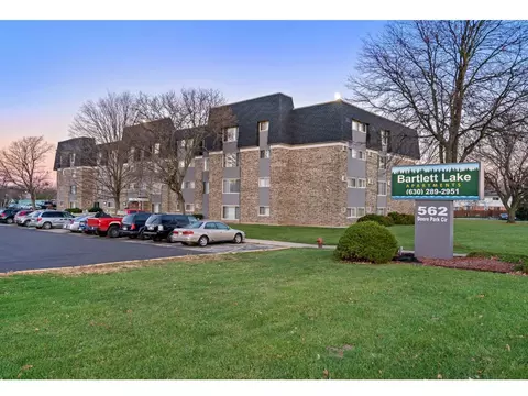 562 Deere Park Cir #106, Bartlett, IL 60103