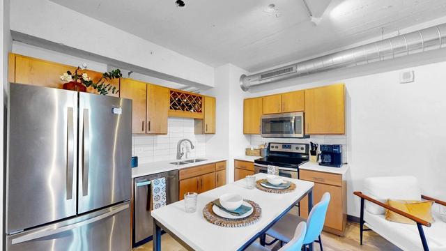 700 Central Ave NE #202L, Minneapolis, MN 55414