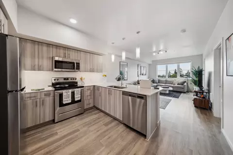 2715 Sunset Ln NE #403, Renton, WA 98056