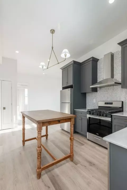 999 N 15th St #7, Philadelphia, PA 19130