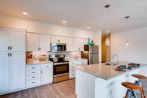 6998 NE Cherry Dr #F205, Hillsboro, OR 97124