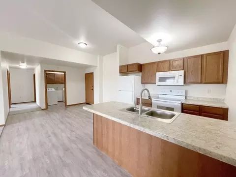 2821 5th St NW #203, Minot, ND 58703