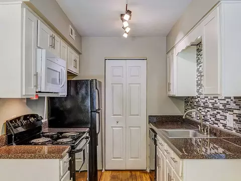 105 Hillpine Rd #O4, Columbia, SC 29212