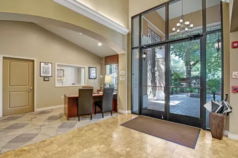 12821 126th Way NE #C14, Kirkland, WA 98034