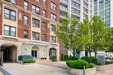 426 W Belmont Ave #0303, Chicago, IL 60657