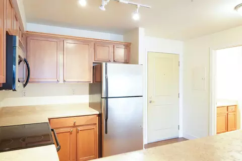 1311 N 175th St #D102, Shoreline, WA 98133