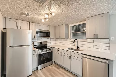 2706 Heather Hill Ct #103, Arlington, TX 76006