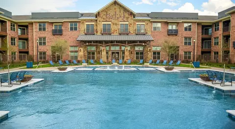 850 Leora Ln #6-611, Lewisville, TX 75056