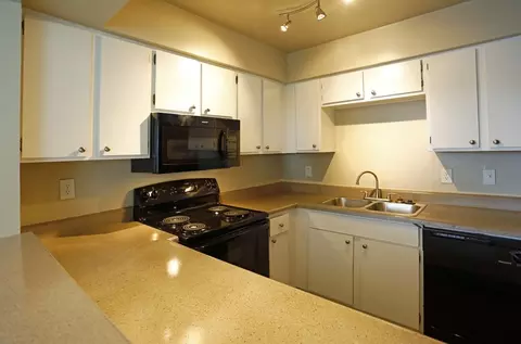 3720 Brookside Dr #303, Corpus Christi, TX 78410
